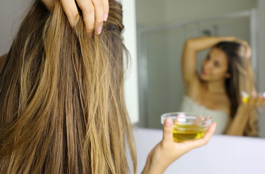 Увлажняющее масло для сухих и поврежденных волос