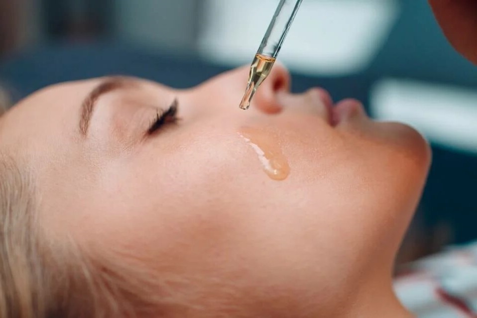 Методы применения оливкового масла на лице
