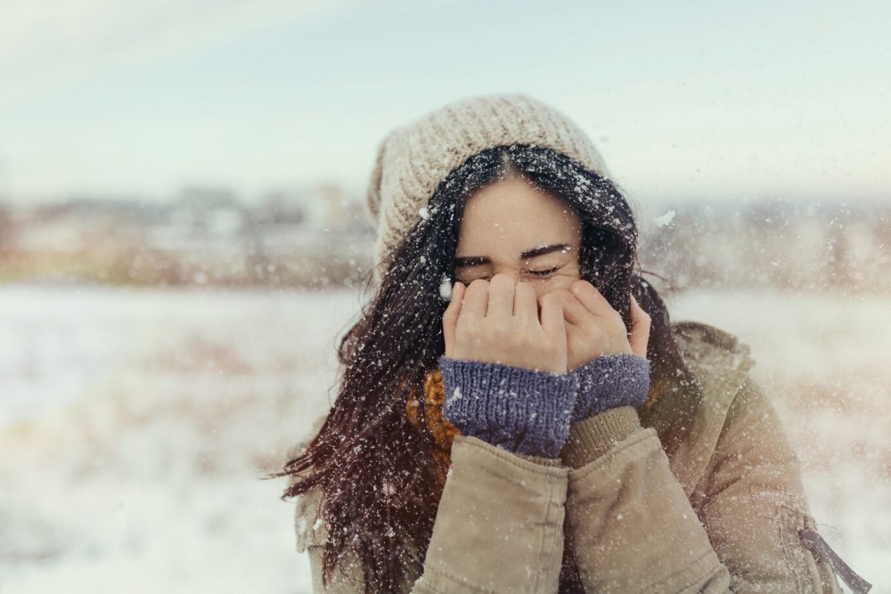 Как зимние условия воздействуют на жирную кожу