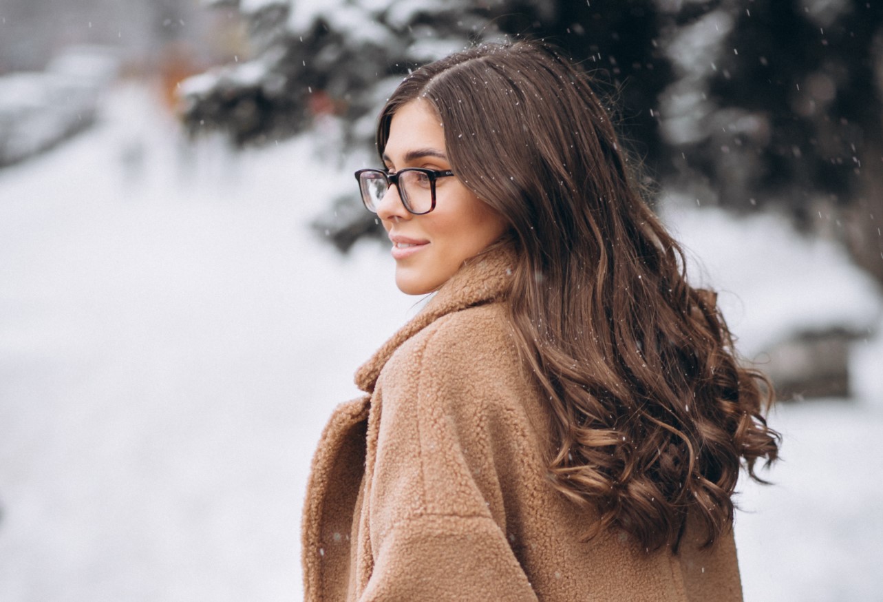 Как сохранить красоту и здоровье волос в зимний период